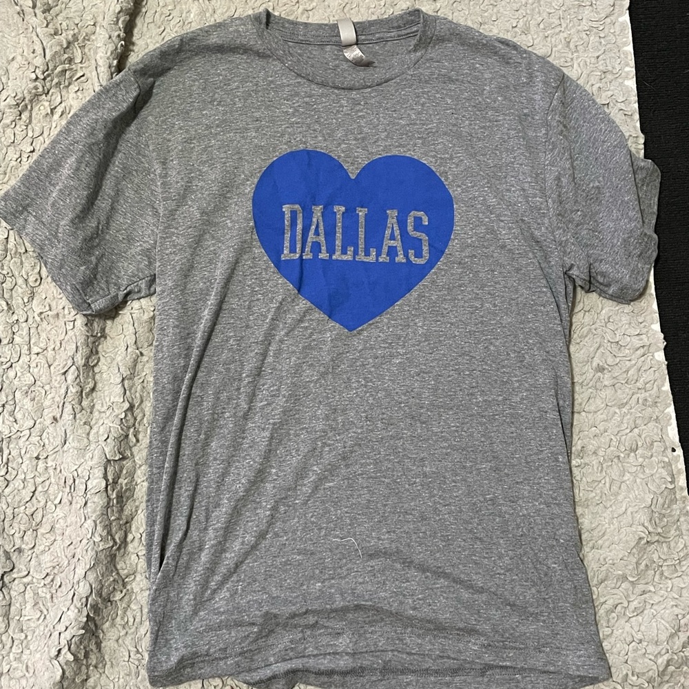 NWOT Dixie Love Dallas Heart T-shirt Size M